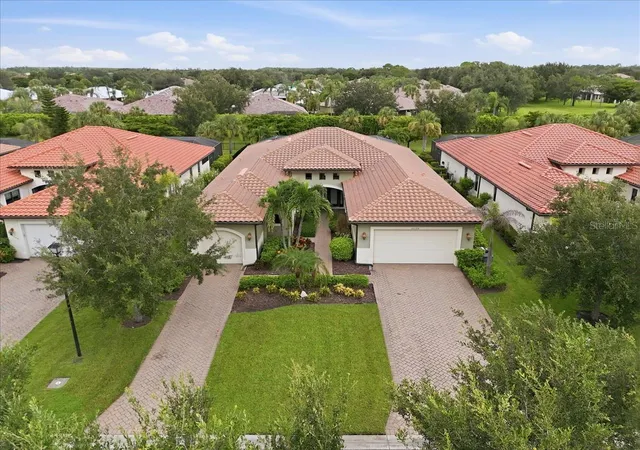 3rd image of 10120 Belcrest Blvd, Fort Myers, FL 33913 | MLS# C7529394