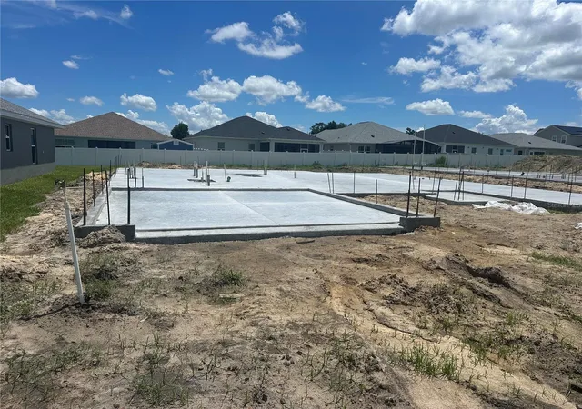 3rd image of 12601 Ne 48th St, Oxford, FL 34484 | MLS# OM730046