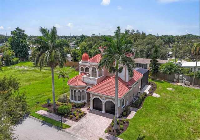 Photo 3 of Single family home for sale at 1650 Assisi Dr #16, Sarasota, FL 34231 | MLS# A4702501 | Listing updated on 2026-09-13