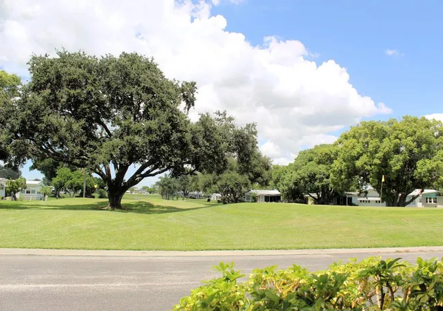 15th image of 92 Thatch Palm St E, Largo, FL 33770 | MLS# TB8537254