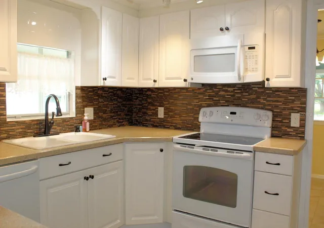 2nd image of 92 Thatch Palm St E, Largo, FL 33770 | MLS# TB8537254