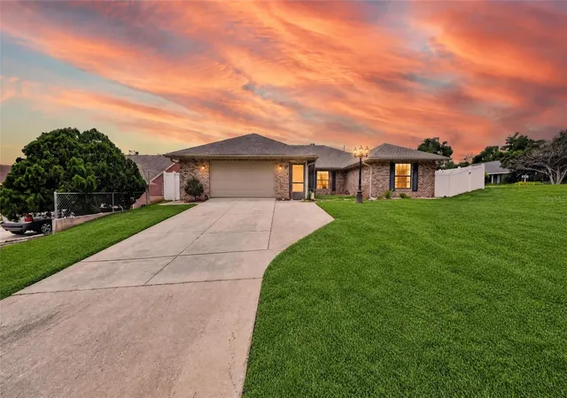 Photo 3 of Single family home for sale at 937 Utica St, Deltona, FL 32725 | MLS# O6432092 | Listing updated on 2026-08-10