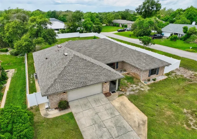 Photo 4 of Single family home for sale at 937 Utica St, Deltona, FL 32725 | MLS# O6432092 | Listing updated on 2026-08-10