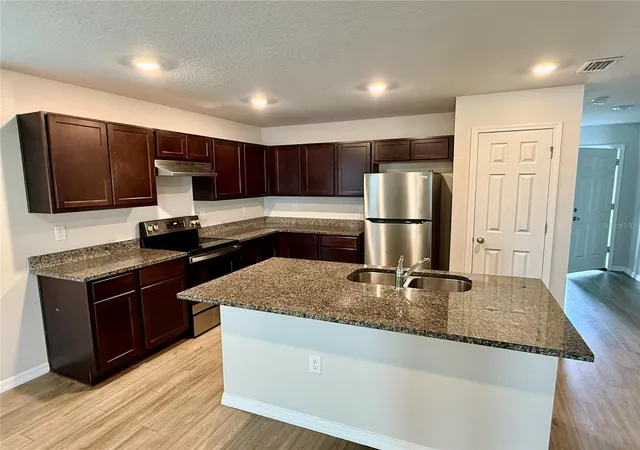 5th image of 1127 Grand Cypress Ct, Jacksonville, FL 32221 | MLS# TB8537260
