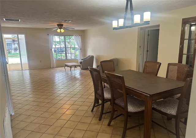 Photo 3 of Single family home for sale at 4242 Oakhurst Cir E, Sarasota, FL 34233 | MLS# A4702505 | Listing updated on 2026-10-07