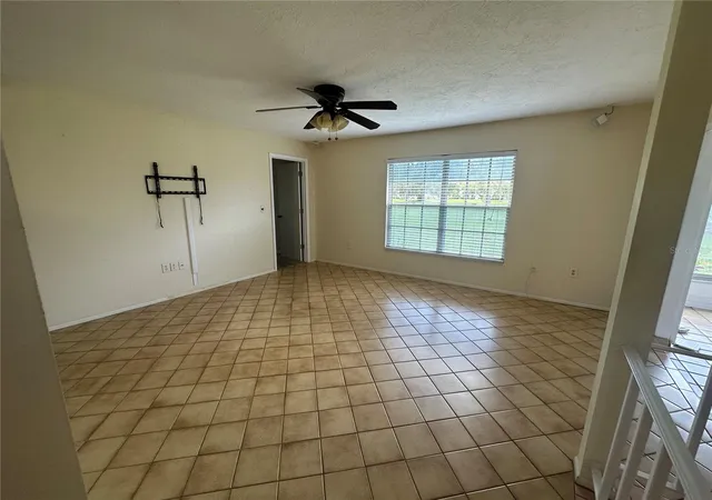 Photo 3 of House for sale at 4242 Oakhurst Cir E, Sarasota, FL 34233 | MLS# A4702505 | Listing updated on 2026-10-07
