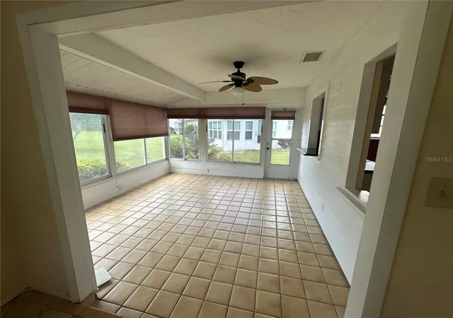 Photo 4 of House for sale at 4242 Oakhurst Cir E, Sarasota, FL 34233 | MLS# A4702505 | Listing updated on 2026-10-07