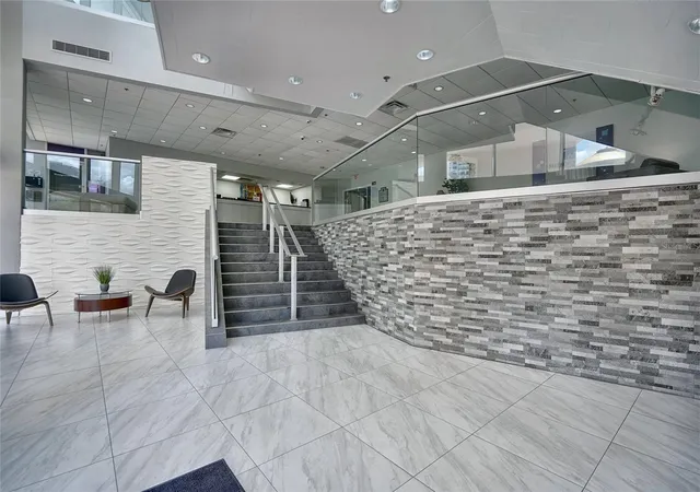 2nd image of 151 E Washington St #525, Orlando, FL 32801 | MLS# O6432100