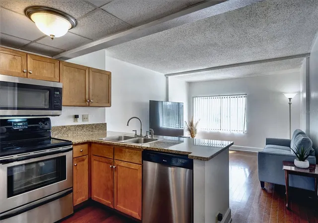 Photo 1 of Condo for sale at 151 E Washington St #525, Orlando, FL 32801 | MLS# O6432100 | Listing updated on 2026-08-31