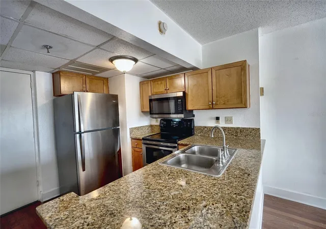 Photo 3 of Condo for sale at 151 E Washington St #525, Orlando, FL 32801 | MLS# O6432100 | Listing updated on 2026-08-31