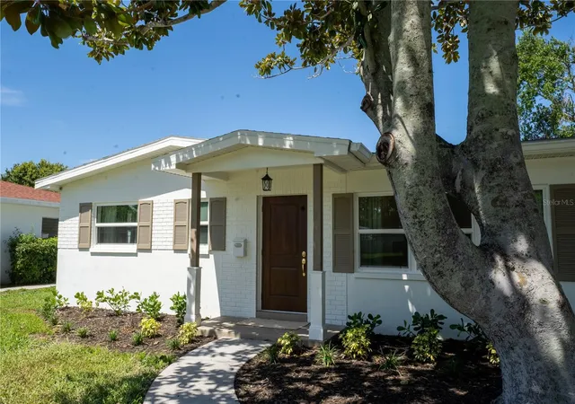 3rd image of 2090 76th Street N, Saint Petersburg, FL 33710 | MLS# TB8537274
