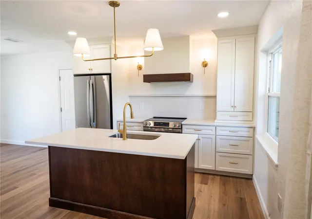 4th image of 2090 76th Street N, Saint Petersburg, FL 33710 | MLS# TB8537274