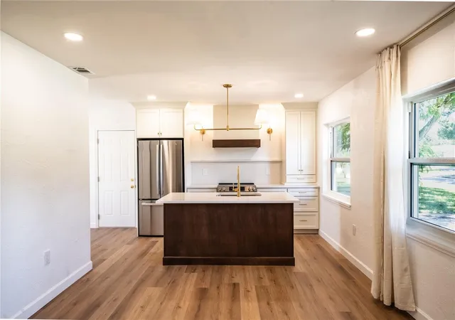 5th image of 2090 76th Street N, Saint Petersburg, FL 33710 | MLS# TB8537274