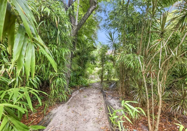 Listing Photo 2 - Condo for sale in building located at 4873 Puritan Cir, TAMPA, FL 33617 - Unit #2401