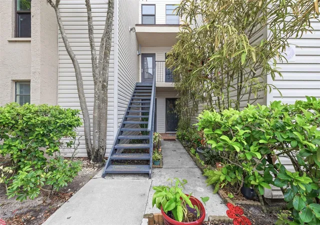 Listing Photo 4 - Condo for sale in building located at 4873 Puritan Cir, TAMPA, FL 33617 - Unit #2401