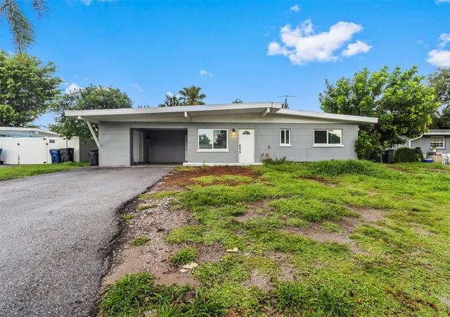 1st image of 5711 21st St W, Bradenton, FL 34207 | MLS# S5155315