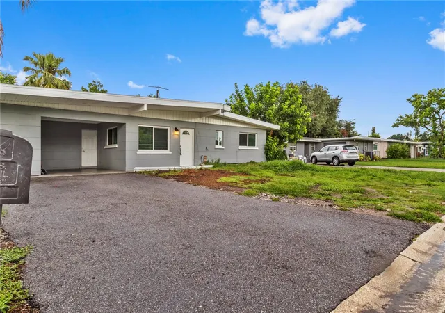 2nd image of 5711 21st St W, Bradenton, FL 34207 | MLS# S5155315