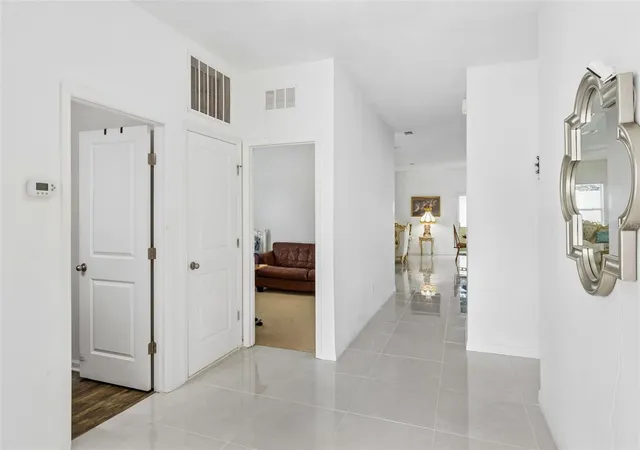 Photo 2 of Single family home for sale at 1025 Margot Ln, Lake Wales, FL 33853 | MLS# O6432118 | Listing updated on 2026-09-13