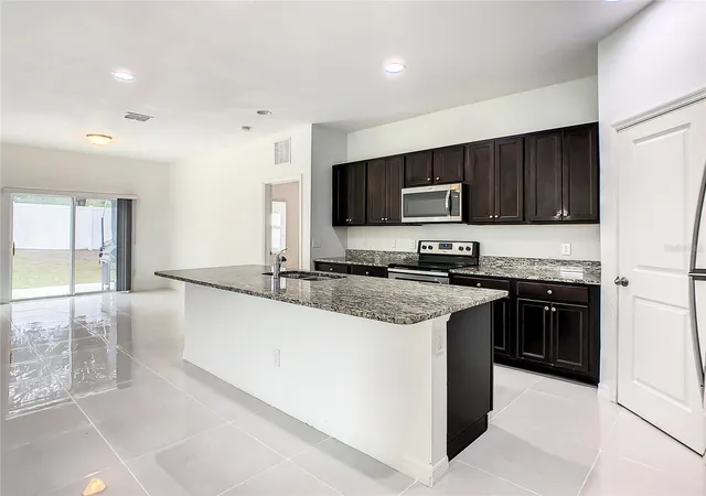 5th image of 1025 Margot Ln, Lake Wales, FL 33853 | MLS# O6432118