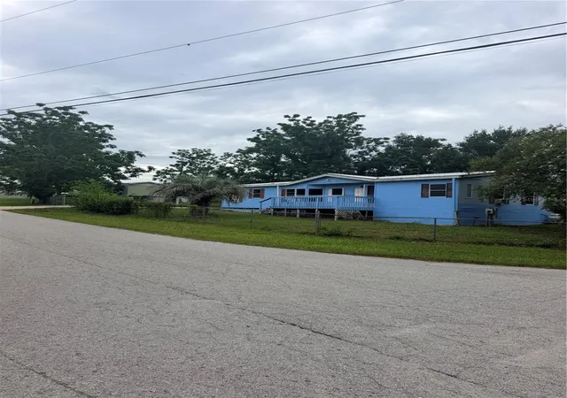 Photo 2 of Sale Pending at 5854 Se 140th Place, Summerfield, FL 34491 | MLS# OM730048 | Listing updated on 2026-08-26