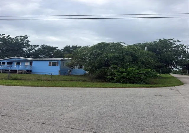 Photo 4 of Sale Pending at 5854 SE 140th Place, Summerfield, FL 34491 | MLS# OM730048 | Listing updated on 2026-08-26