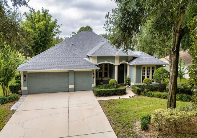 Photo 1 of Single family home for sale at 28 Camelot Ridge Dr, Brandon, FL 33511 | MLS# TB8537290 | Listing updated on 2026-10-01