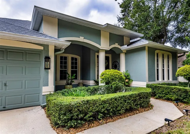 Photo 2 of Single family home for sale at 28 Camelot Ridge Dr, Brandon, FL 33511 | MLS# TB8537290 | Listing updated on 2026-10-01