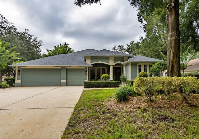 Photo 3 of Single family home for sale at 28 Camelot Ridge Dr, Brandon, FL 33511 | MLS# TB8537290 | Listing updated on 2026-10-01