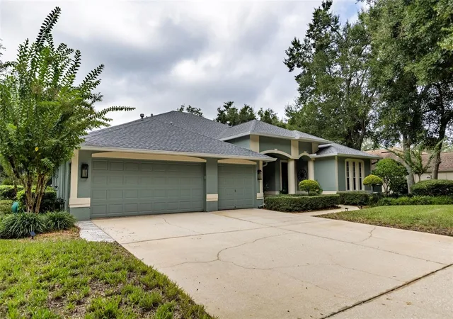 Photo 3 of Single family home for sale at 28 Camelot Ridge Dr, Brandon, FL 33511 | MLS# TB8537290 | Listing updated on 2026-10-01