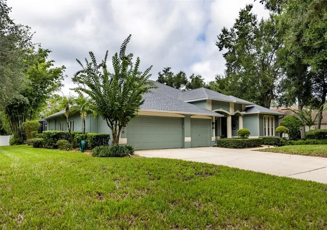 Photo 4 of Single family home for sale at 28 Camelot Ridge Dr, Brandon, FL 33511 | MLS# TB8537290 | Listing updated on 2026-10-01
