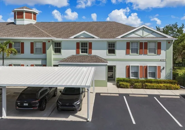 2nd image of 4223 Liron Ave #104, Fort Myers, FL 33916 | MLS# A4702512