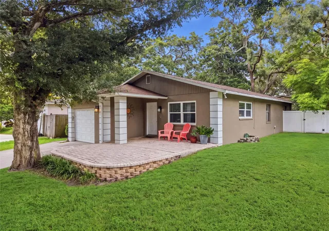Photo 2 of Sale Pending at 1140 Dr Ml King Jr St N, Safety Harbor, FL 34695 | MLS# TB8537296 | Listing updated on 2026-09-28