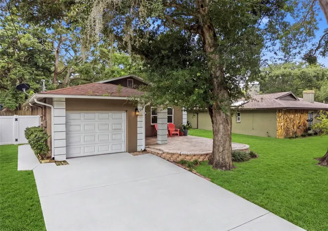 Photo 3 of Sale Pending at 1140 Dr Ml King Jr St N, Safety Harbor, FL 34695 | MLS# TB8537296 | Listing updated on 2026-09-28