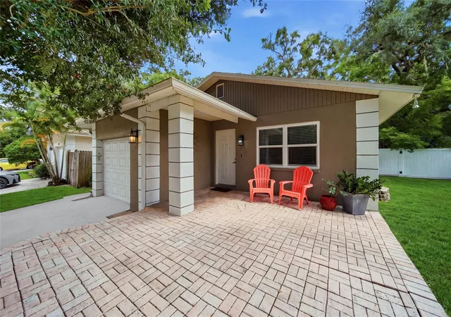 Photo 3 of Sale Pending at 1140 Dr Ml King Jr St N, Safety Harbor, FL 34695 | MLS# TB8537296 | Listing updated on 2026-09-28