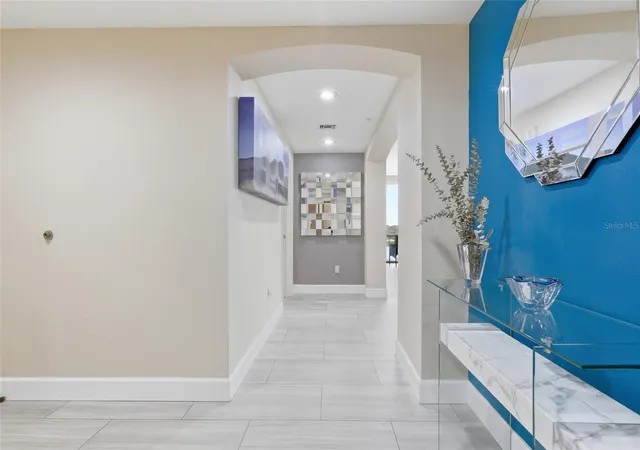 Photo 2 of Condo for sale at 322 E Central Blvd #501, Orlando, FL 32801 | MLS# O6432138 | Listing updated on 2026-08-27