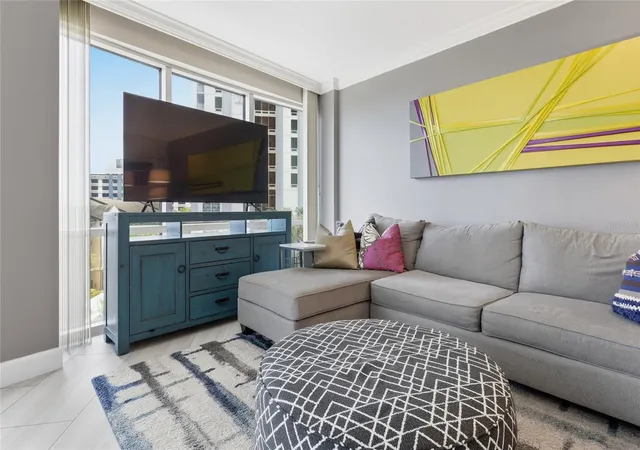 Listing Photo 2 - Condo for sale in building located at 322 E Central Blvd, Orlando, FL 32801 - Unit #501