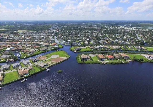 4th image of 4747 Pinnacle Dr, Bradenton, FL 34208 | MLS# TB8537322