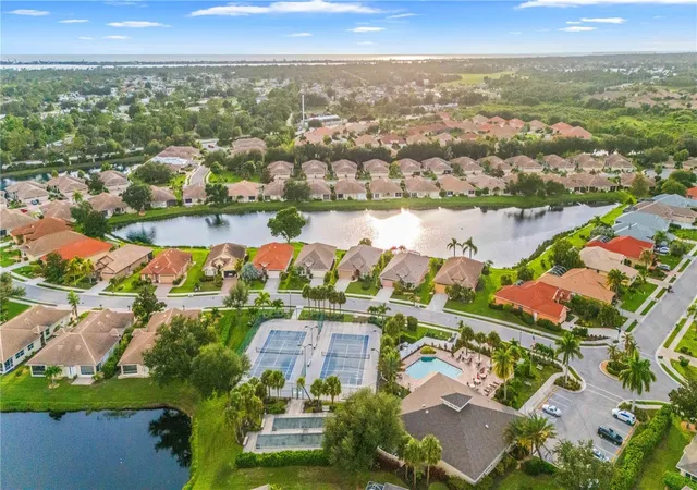 5th image of 1001 Topelis Dr, Englewood, FL 34223 | MLS# C7529410