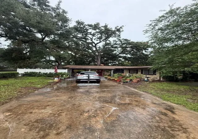 Photo 2 of Single family home for sale at 5423 Ashmeade Rd, Orlando, FL 32810 | MLS# A4702524 | Listing updated on 2026-09-14
