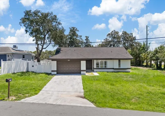 Photo 2 of Single family home for sale at 120 Fountain Ct, Spring Hill, FL 34606 | MLS# O6432167 | Listing updated on 2026-10-16