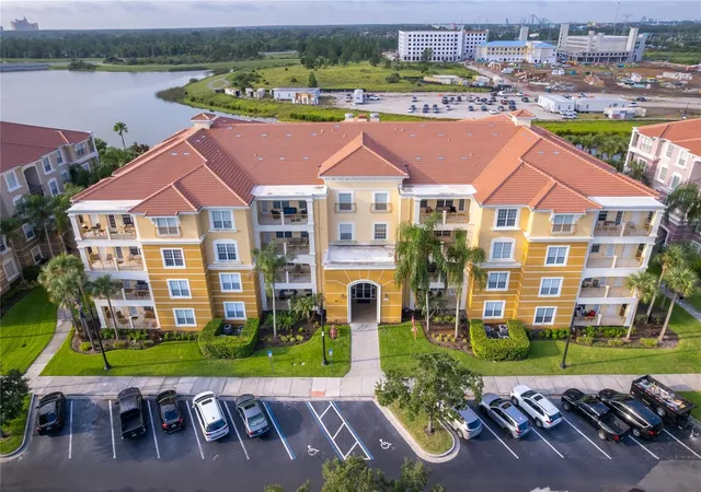Photo 3 of Condo for sale at 5036 Shoreway Loop #20705, Orlando, FL 32819 | MLS# S5155329 | Listing updated on 2026-09-17