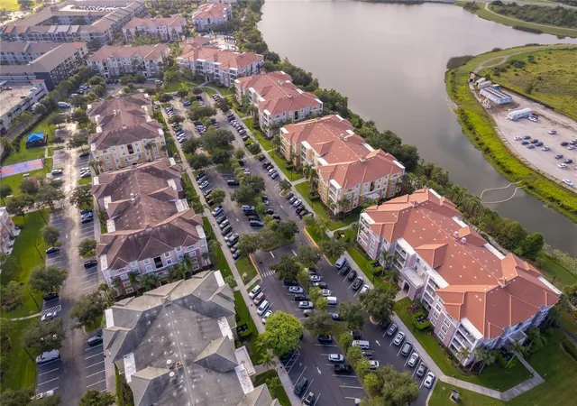 Listing Photo 5 - Condo for sale in building located at 5036 Shoreway Loop, Orlando, FL 32819 - Unit #20705