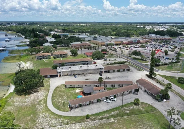 16th image of 1001 Lakeview Dr, Sebring, FL 33870 | MLS# L4964161