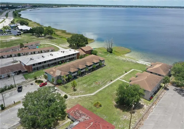 5th image of 1001 Lakeview Dr, Sebring, FL 33870 | MLS# L4964161