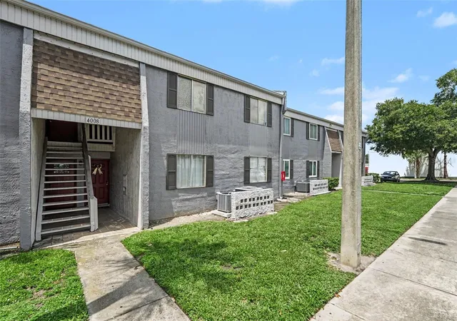 Photo 3 of Condo for sale at 4008 Cortez Dr #B, Tampa, FL 33614 | MLS# TB8537349 | Listing updated on 2026-08-13