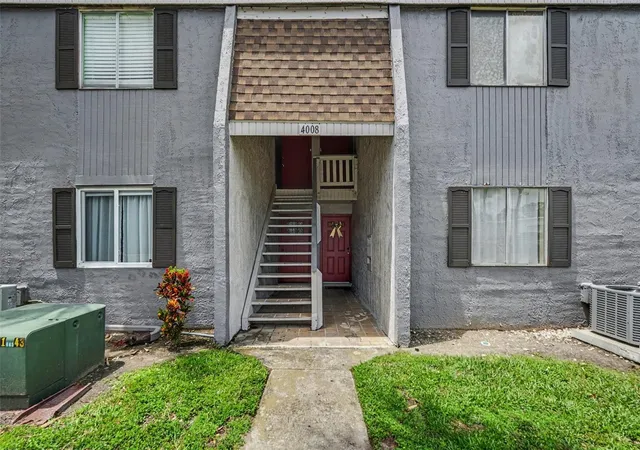 Listing Photo 4 - Condo for sale in building located at 4008 Cortez Dr, TAMPA, FL 33614 - Unit #B