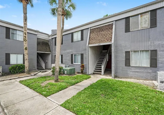 Listing Photo 5 - Condo for sale in building located at 4008 Cortez Dr, TAMPA, FL 33614 - Unit #B
