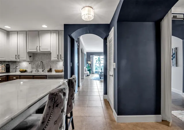 3rd image of 808 3Rd Ave W #307, Bradenton, FL 34205 | MLS# A4702529