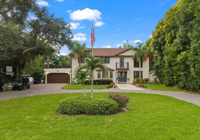 Photo 3 of Single family home for sale at 3005 Sunset Dr, Belleair Bluffs, FL 33770 | MLS# TB8537356 | Listing updated on 2026-09-01