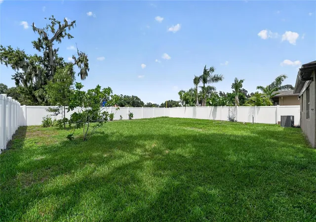 37th image of 2130 Landside Dr, Valrico, FL 33594 | MLS# O6432178